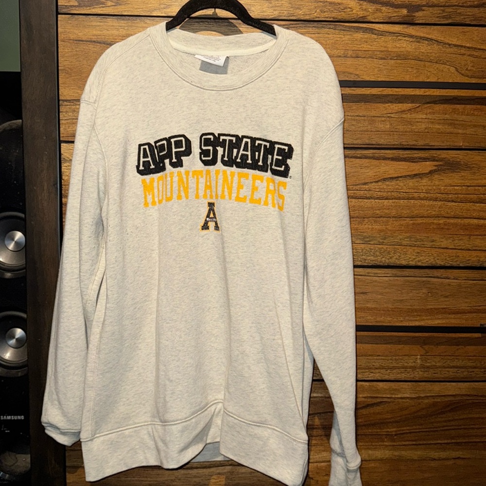 App state crew neck